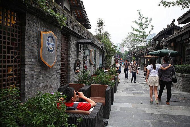 1-Day Chengdu Layover Tour: Panda Base, city central with Round Airport Transfer - Round-trip return to Chengdu Shuangliu: keep your buffer