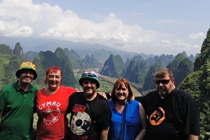 1-Day Guilin Tour to Reed Flute Cave, Xianggong Hill, Bamboo Boat and Night Show - Price and What You’re Really Paying For