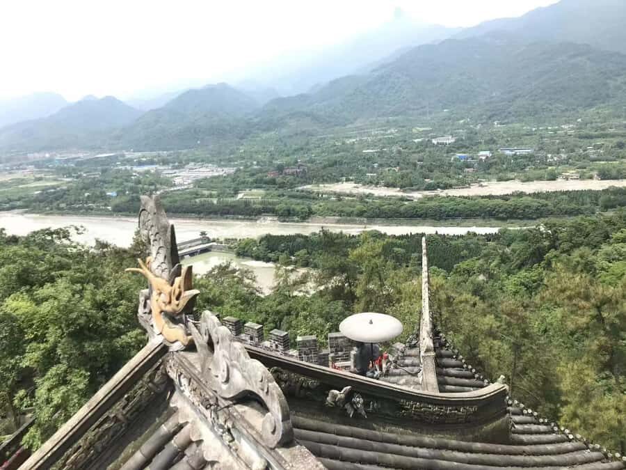 1-Day Mount Qingcheng and Dujiangyan Irrigation System Tour - Should You Book This 1-Day Mount Qingcheng and Dujiangyan Tour?