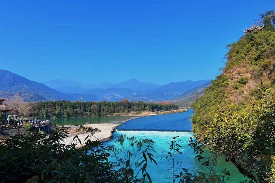 1-Day Mount Qingcheng and Dujiangyan Irrigation System Tour - Who This Tour Suits (and who should rethink it)
