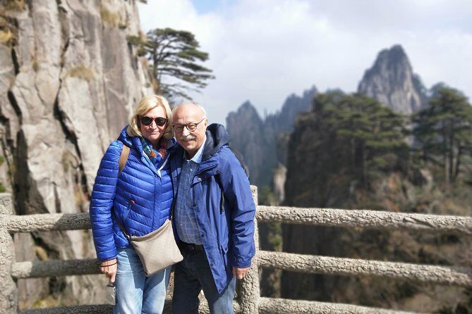 1-Day Mt. Huangshan Tour with Optional Hongcun & Xidi Village - Bi Sheng Hua and Lion Peak: the “rocks with attitude” section