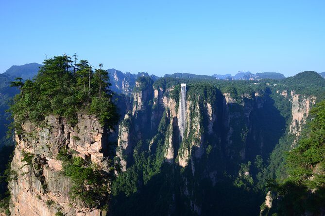 1-Day Private Tour to Zhangjiajie Forest Park & Avatar Mountain - Stop 2: Tianzi Mountain cable car up, then walking viewpoints on steps