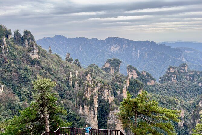 1-Day Private Zhangjiajie Tour to Avatar Mountain & Glass Bridge - Tianzi Mountain: when clouds become part of the show
