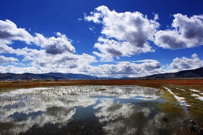 1-Day Shangri-La tour with Ganden Monastery, Napahai Lake and Tibetan Town - Pickup at 9:00: the easiest way to start your day