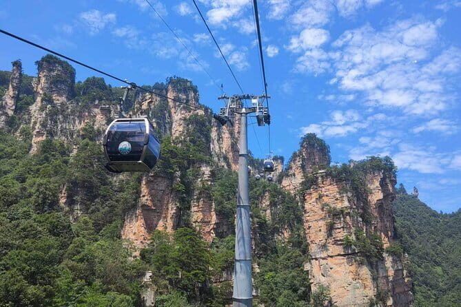 1-Day Zhangjiajie National Forest Park(Avatar) and Tianmen Mountain Private Tour - Bailong Elevator: the dramatic drop before Tianmen