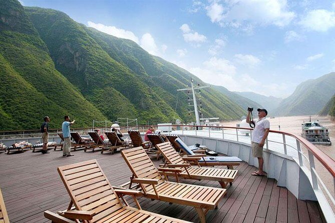 16-Day Private China Essence Tour with Yangtze River Cruise - Terracotta Warriors and Shaanxi History Museum: where the story gets legs
