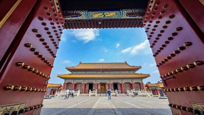 2-Day Beijing Must-See Tour:4 UNESCO Sites+Tian'anmen&Hutong - Summer Palace: Cixi Stories, Long Corridor Walks, and Kunming Lake Views