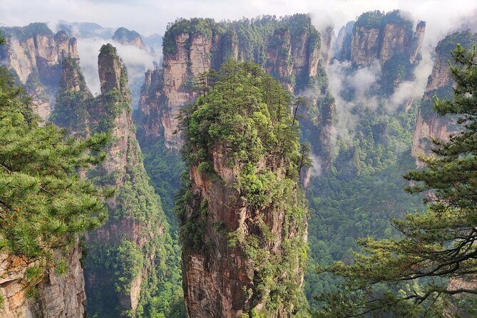2-Day “Best Of Zhangjiajie”-Avatar World & Tianmen Mountain Tour - Junsheng Painting Institute: sandstone paintings as a calm counterpoint