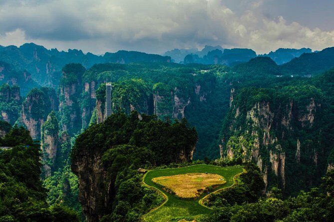 2-Day Private Combo Tour: Avatar Mountain & Tianmen Mountain - Day 1: Golden Whip Brook, Bailong Elevator, Yuanjiajie, and Tianzi Mountain