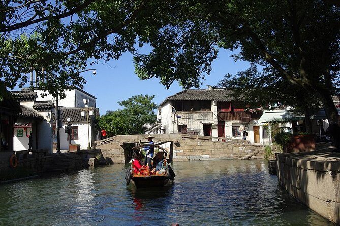 2-Day Private Hangzhou Tour from Shanghai - Hangzhou’s West Lake by boat: the included wow moment