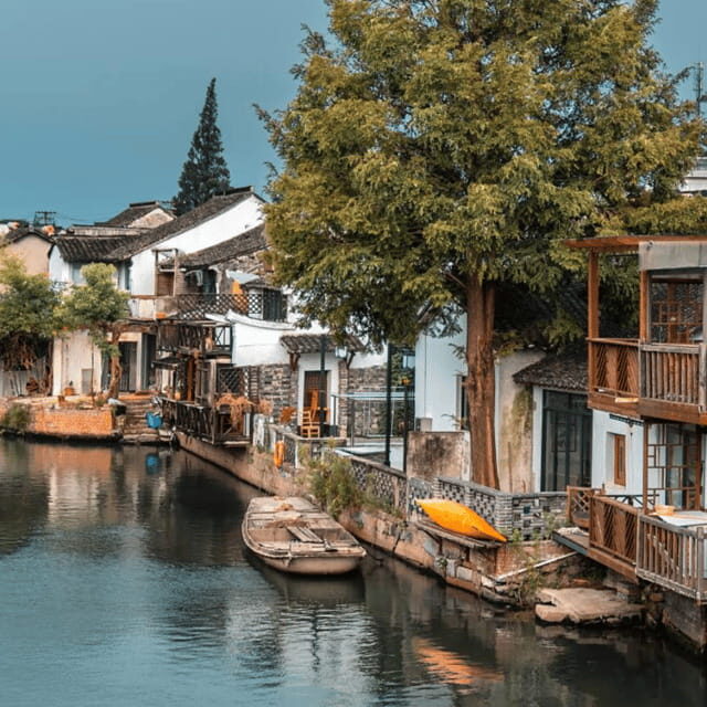 2 Day Private Shanghai Skyline to Watertown & Suzhou Garden - Yu Garden and City God Temple: old Shanghai with easy orientation