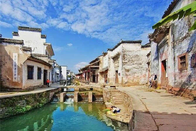 2-Day Private Trip to Huangshan and Hongcun from Shanghai with Accommodation - Price and value: what you’re really paying for