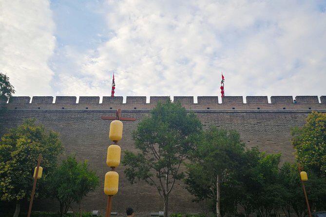 2-Day Xi'an Private Tour: Mount Huashan and Terracotta Warriors - Xi’an Ancient City Wall: a top stop with real photo value
