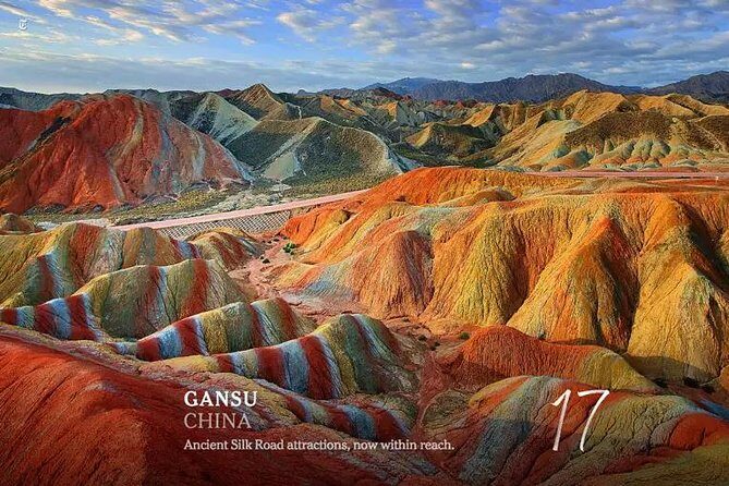 2-Day Zhangye Private Tour: Binggou Danxia, Zhangye Danxia Geo Park, Mati Temple Grottoes - Day 1: Zhangye Danxia Geopark scale and the “window lattice” look