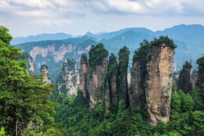 2 Days Zhangjiajie Private Tour for Avatar Mountain Discovery - Grand Canyon of Zhangjiajie and the Glass Bridge walk