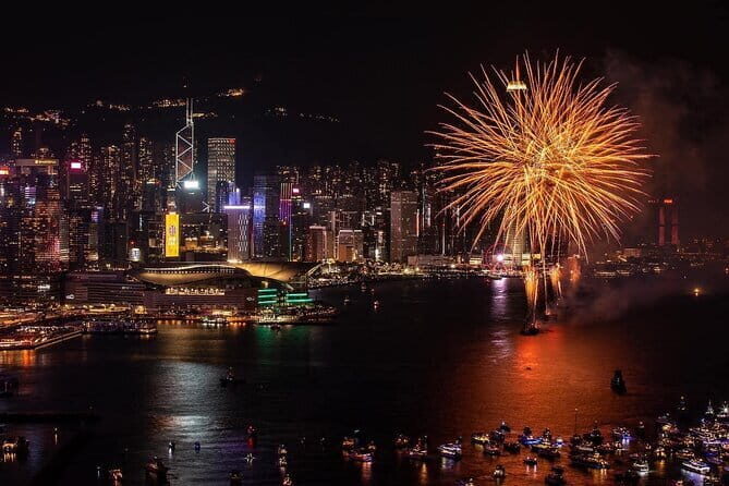 2025 Chinese New Year Fireworks Open Bar Yacht Dinner Cruise HK - Key reasons this Chinese New Year yacht cruise works