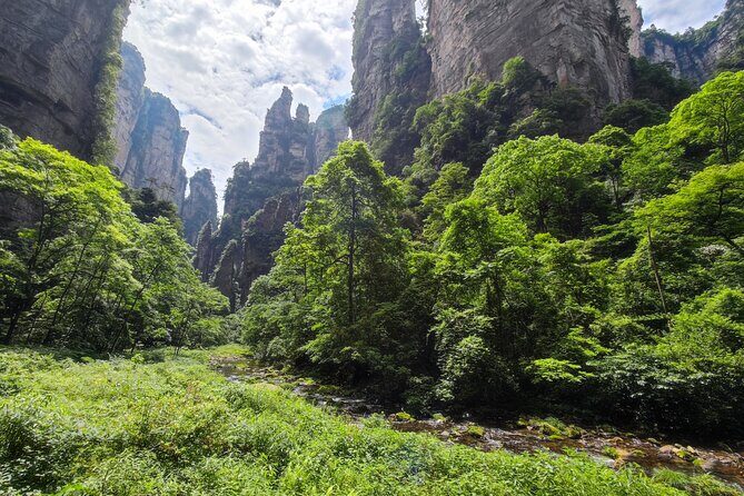 3-Day "A Bite" Of Mysterious West Hunan Tour (Zhangjiajie+Fenghuang) - Fenghuang Ancient Town: Old Streets, Water Views, and Evening Atmosphere