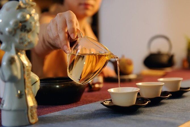 3-Hour Private Hutong Walking Tour with Drum Show at Drum Tower and Tea Tasting - Stop 2: Yinding Bridge and the Sycee-Shape Detail