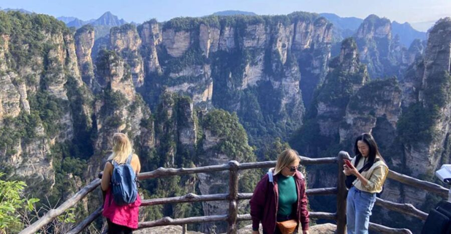 4-Day Highlights of Zhangjiajie With Sunrise Experience - Day 1: Arrive in Zhangjiajie, get settled, and keep the evening easy