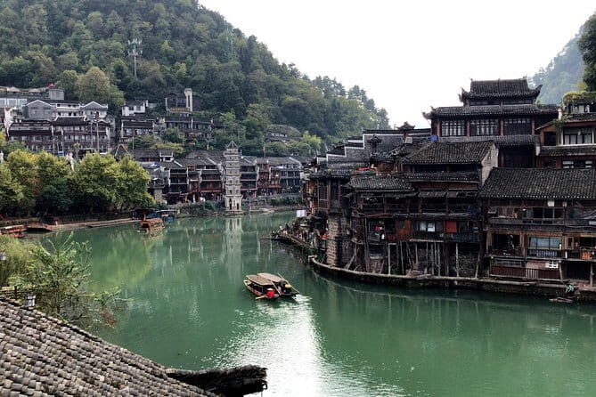 4-Day Private Zhangjiajie Tour: Avatar Mountains & Glass Bridge - Day 3: Zhangjiajie Grand Canyon, Glass Bridge Nerves, and Golden Whip Stream Calm