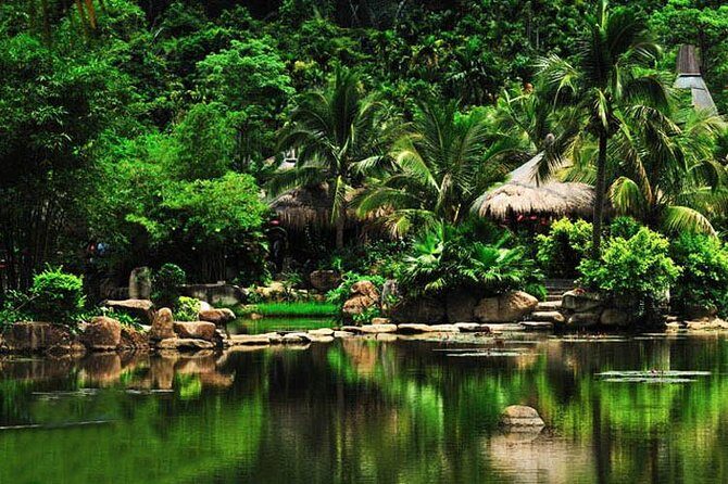 4 Days Classic Sanya Private Tour with Airport Transfer - What to watch for on the ground: walking, weather, and timing
