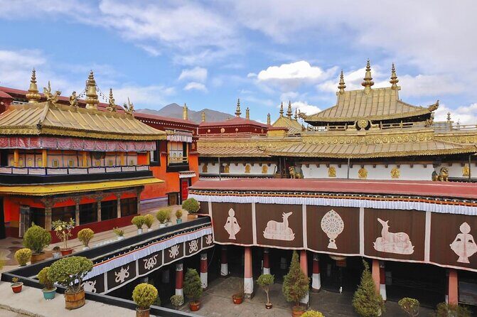 4 Days Lhasa City Essential Group Tour - Day 1: arrival transfer and getting oriented