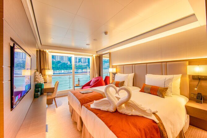 4D3N Yangtze River Cruise: Chongqing to Yichang by Century Cruise - Day 2: Fengdu Ghost City for a 2-Hour Cultural Reset