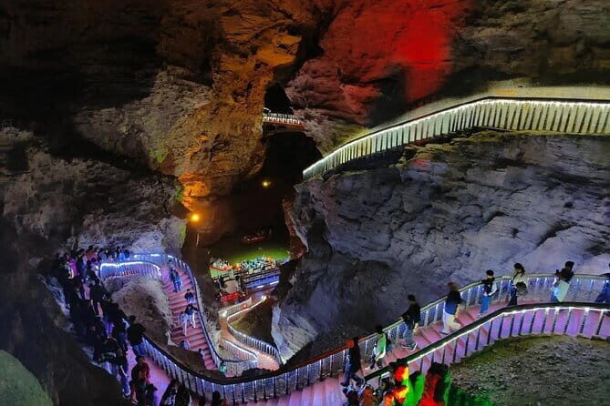 5-Day Private Zhangjiajie Ultimate Experience Tour - Day 4: Huangshi Village and Golden Whip Brook for a Different Pace