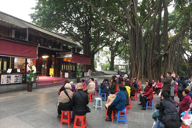 5-Hour Sai Kwan Walking Tour with Unique Food Tasting - Qingping Medicine Market: learning traditional remedies in real-world stalls
