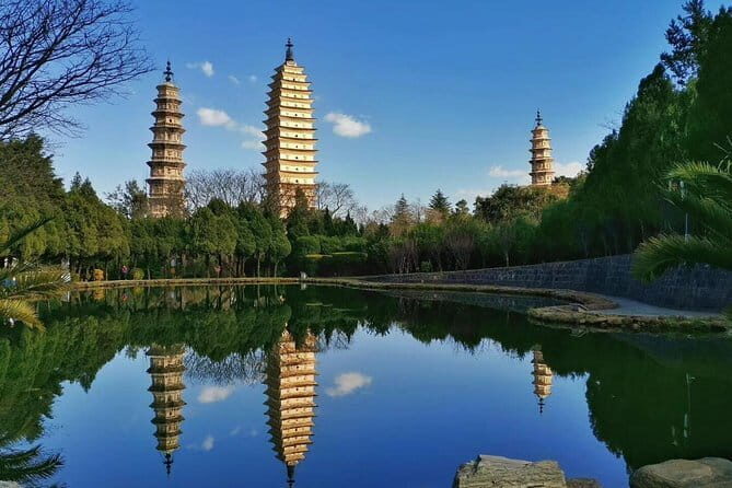 7 Days Yunnan Charming Old Town Tour - Dali basecamp: Xizhou morning market, tie-dye in Zhoucheng, and Erhai Lake