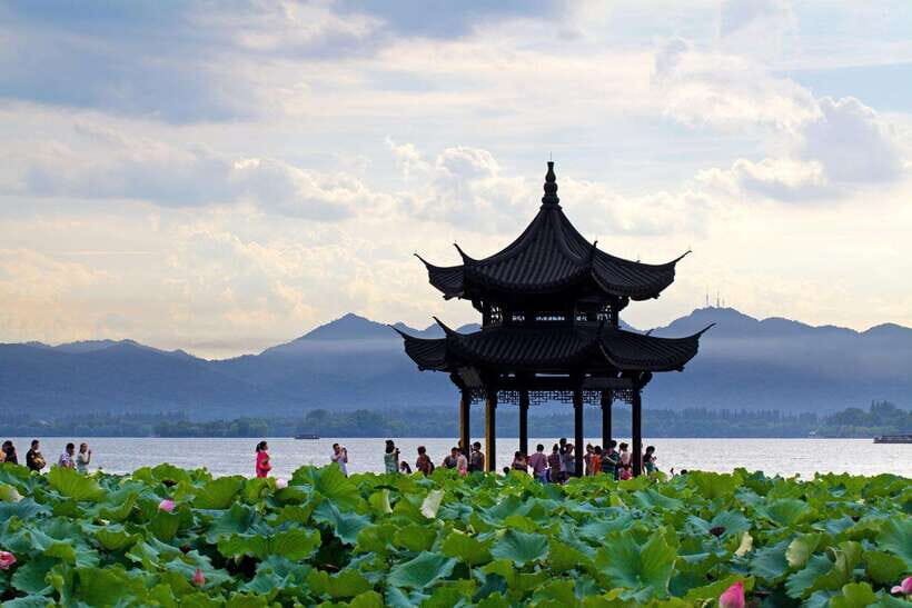 7 hours Hangzhou Tour Itinerary - Lunch timing: you get the break, meals are on you