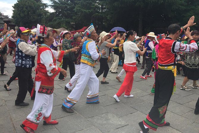 8-Day Private Yunnan Tour to Kunming, Dali, Lijiang and Shangri-La - Dali Ancient City, Three Pagodas, and an Erhai Lake walking plan