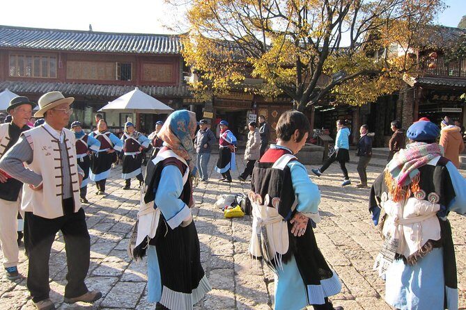8-Day Private Yunnan Tour to Kunming, Dali, Lijiang and Shangri-La - Bai architecture in Xizhou and tie-dye in Zhoucheng: culture stops that feel hands-on