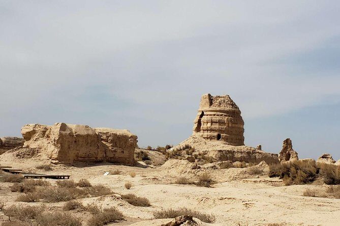 8-Day Silk Road Trip of Dunhuang, Jiayuguan, Zhangye with Accommodation - Day 5: Jiayuguan Pass, the Great Wall Museum, and the Overhanging Section