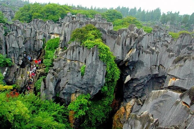 8 Days Classic Tour of Yunnan - Day 2: Stone Forest and Jiuxiang caves, karst views that look staged