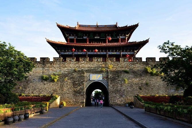 8 Days Classic Tour of Yunnan - Day 3: High-speed train to Dali and Bai Old Town strolling