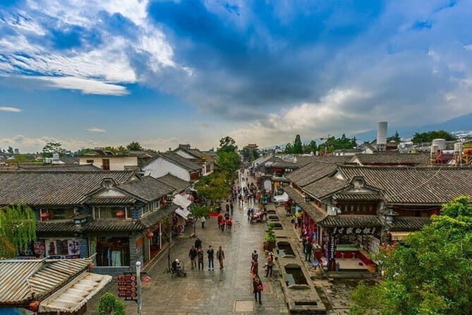 8 Days Private Yunnan Highlight Tour - The high-speed rail to Dali and the Three Pagodas morning