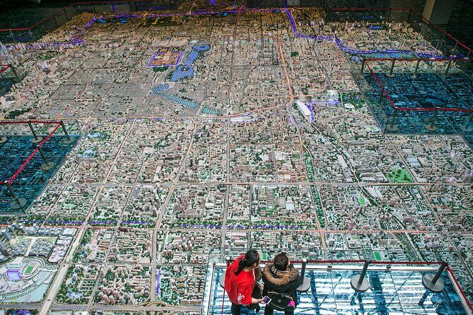 All inclusive 3-Day Boutique Tour: City, Great Wall and more - Day 1: Tian’anmen Square, Forbidden City, Houhai, and Yandaixie