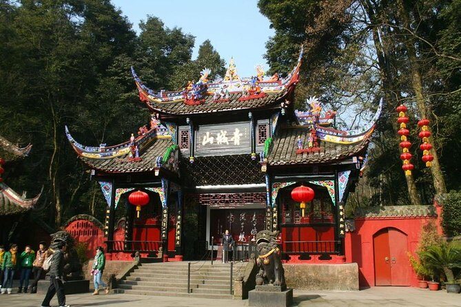 All-Inclusive Private Day Tour of Mount Qingcheng and Dujiangyan - Laojun Pavilion and the big view moment (when weather helps)