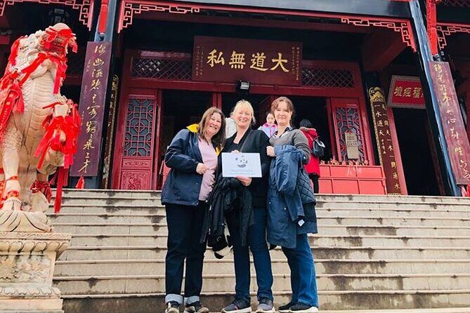 All-Inclusive Private Day Tour of Mount Qingcheng and Dujiangyan - Lunch and the rhythm of a 9-hour private day