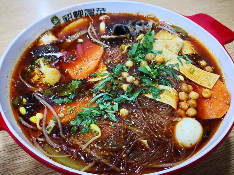 Authentic Old Xi'an Back Alley Food Tour - Stop-by-stop: from a first stroll to the ice cream or yogurt finale