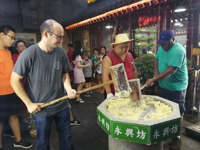 Authentic Old Xi'an Back Alley Food Tour - Drinks and pace: when this tour feels perfect (and when it doesn’t)