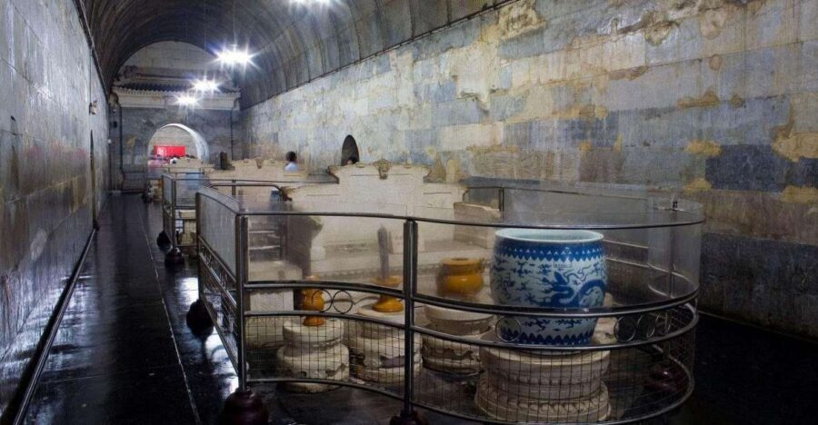 Beijing: Badaling Great Wall & Ming Tombs VIP Skip-the-Line - Badaling Great Wall Time: Watchtowers, Battlements, and Photo Breaks