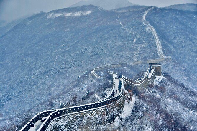 Beijing Gubei Water Town and Great Wall Day Trip - Dragon and Phoenix Jacuzzi: A Natural Hot Spring Break