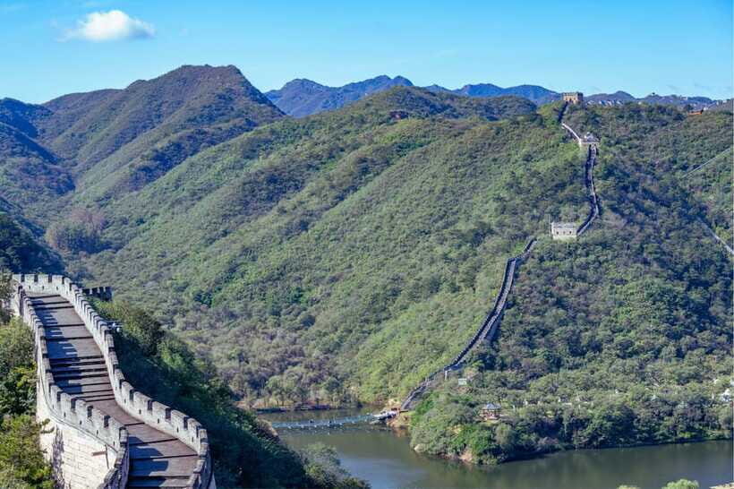 Beijing: Huanghuacheng Lakeside Great Wall Bus/Private Tour - Huanghuacheng’s Water-Level Great Wall: The Point of Going