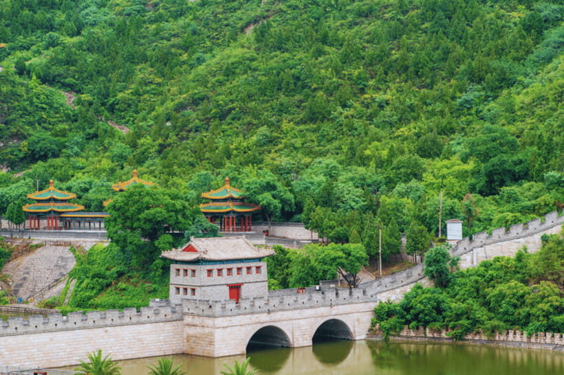 Beijing: Huanghuacheng Lakeside Great Wall Bus/Private Tour - Crowds and Group Size: Why This One Feels Calmer