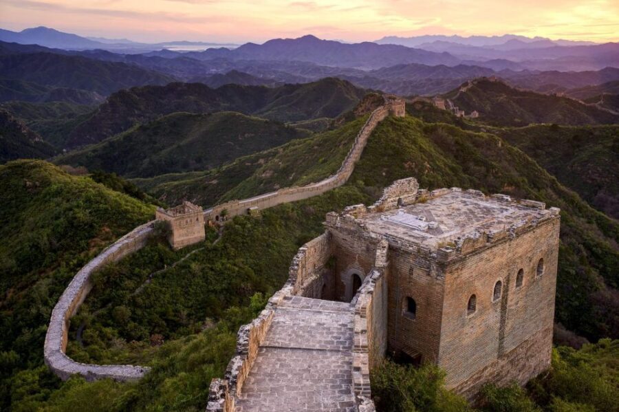 Beijing: Jinshanling and Simatai Wall&Gubei Watertown Tour - Should you book the Jinshanling and Simatai Wall & Gubei Watertown tour?
