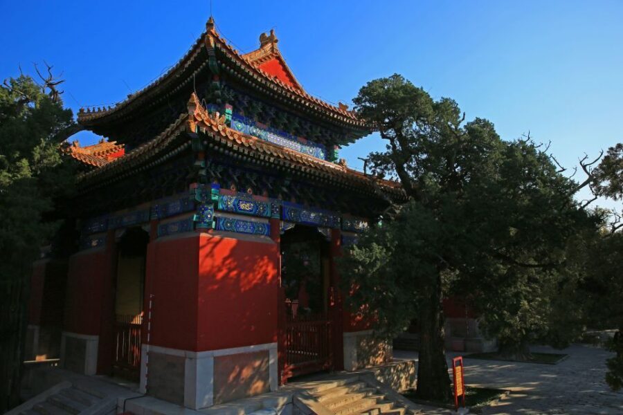 Beijing: Lama Temple, Confucius Temple and Guozijian Museum - The Quiet Part: Watching Local Worship at Lama Temple
