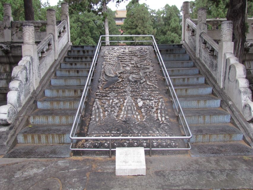 Beijing: Longqing Gorge, Ming Tombs & Lunch Private Day Tour - The included lunch: authentic countryside food, with a real-world buffet catch