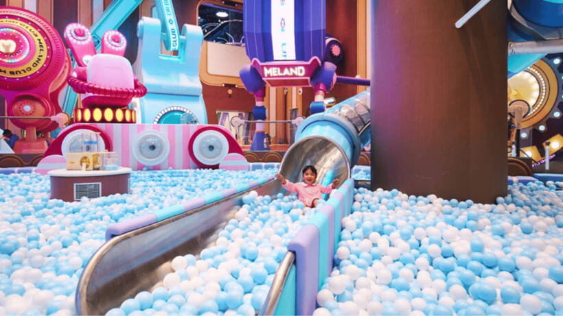 Beijing: Meland Club Indoor Playground Admission - Slides, climbing, carousel, and obstacle courses for energy